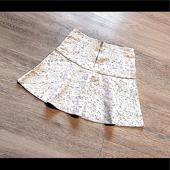 ARITZIA • WILFRED • Mini Skirt • Size 6 • Cream Speckled - Picture 12 of 16
